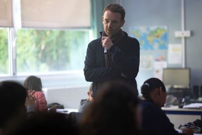 Un enseignant dans une classe